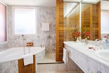 Hotel H�tel Colbert Spa & Casino