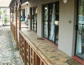 Apartamento At Eezzze Riversway Self Catering