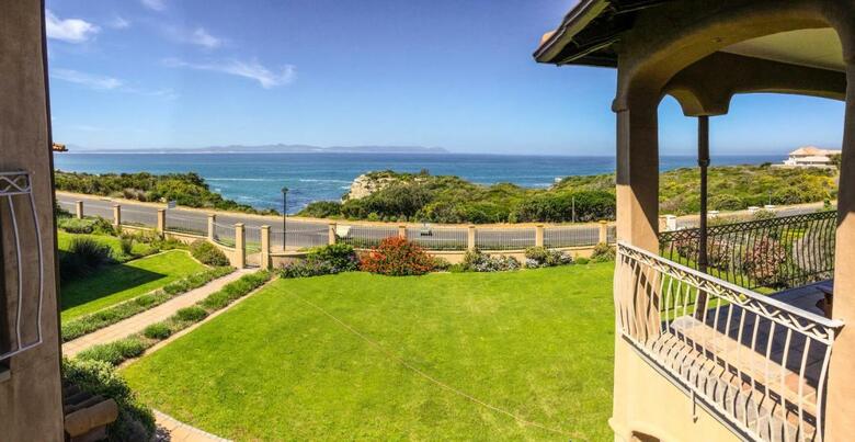 Hotel On The Cliff Guest House