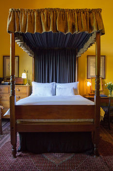 Dutch Manor Antique Hotel