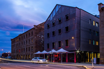 Aparthotel Salamanca Wharf Hotel