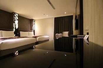 J Hotel