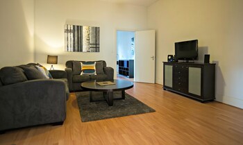 Adelaide Dresscircle Apartments - Specialty Accommodation