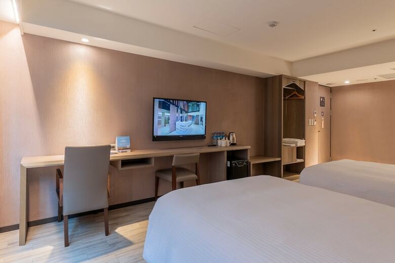 Hotel Regal Executive Suites