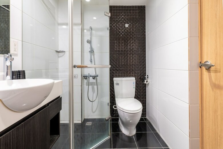 Hotel Regal Executive Suites
