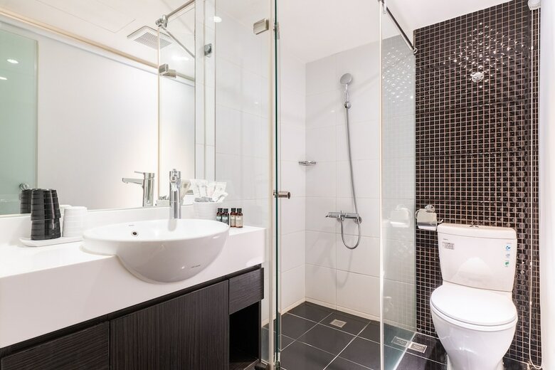 Hotel Regal Executive Suites