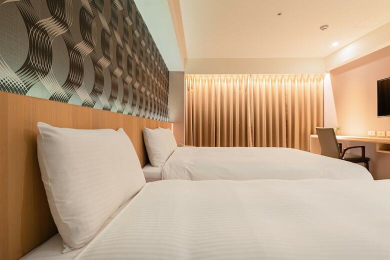 Hotel Regal Executive Suites