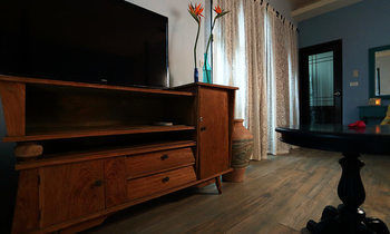 Lagerstoemia Spec Iosa Bed And Breakfast