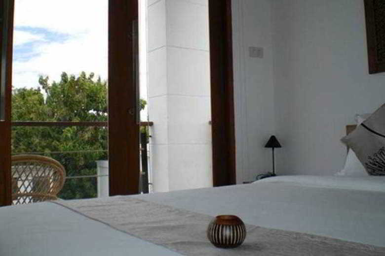 5ive Beach House Hotel