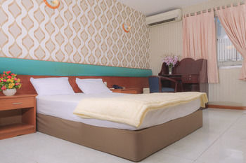 Sunny Hotel
