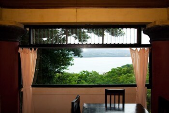 Lake Arenal Hotel & Brewery