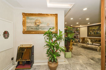 Darkmen Boutique Hotel