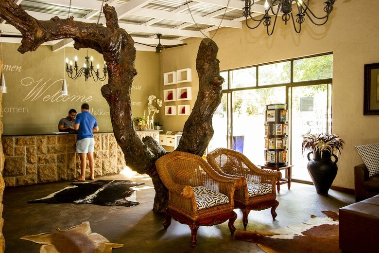 Posada Emdoneni Lodge With Cheetah Project