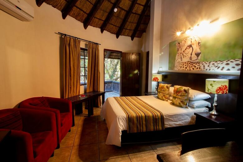 Posada Emdoneni Lodge With Cheetah Project