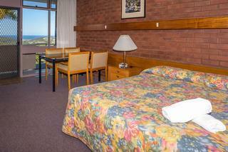 Hillcrest Motor Inn