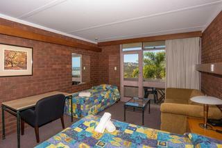 Hillcrest Motor Inn