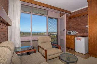 Hillcrest Motor Inn