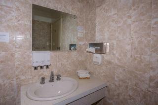 Hillcrest Motor Inn