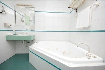 Sapphire Waters Motor Inn