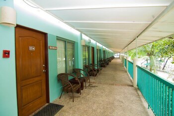 Apartamento Camayan Beach Resort