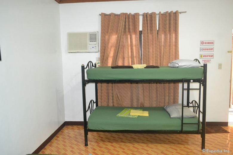 Hotel Antonio's Apartelle & Suites