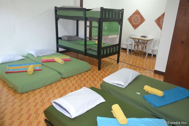Hotel Antonio's Apartelle & Suites