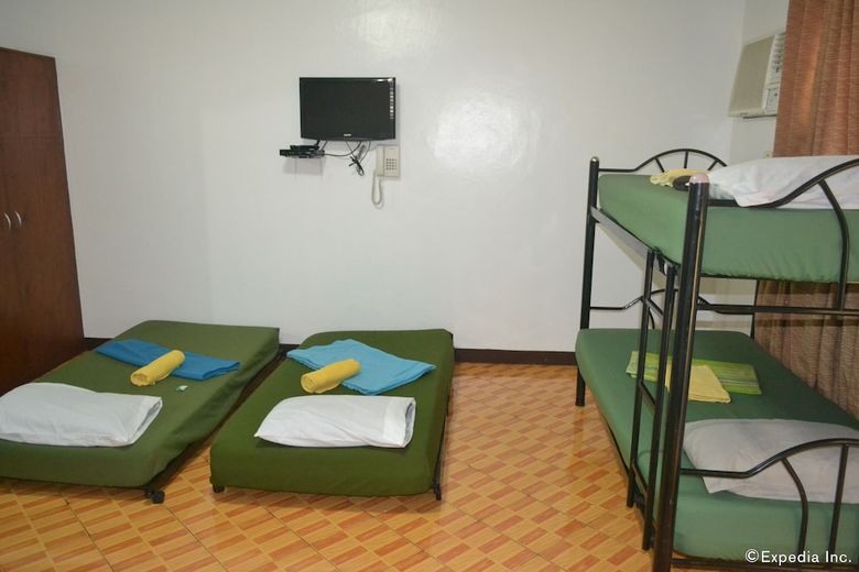 Hotel Antonio's Apartelle & Suites