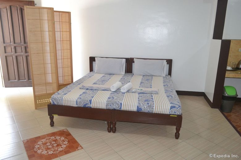 Hotel Antonio's Apartelle & Suites