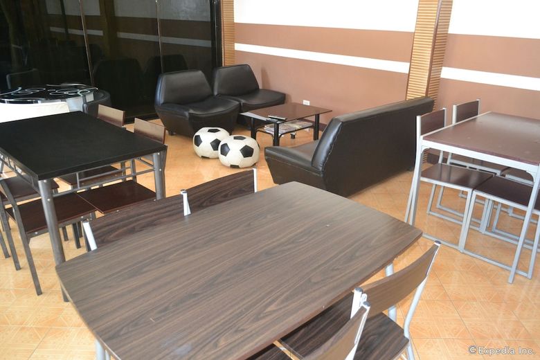 Hotel Antonio's Apartelle & Suites