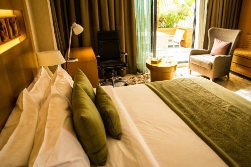 Hotel Lakeshore Banani