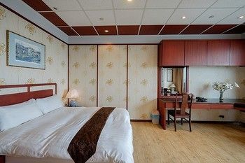 Hotel 85 Easy Way
