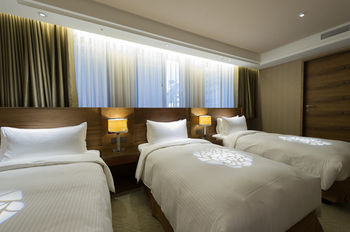 Green World Station Hotel