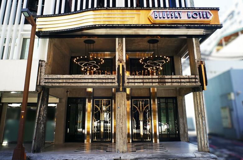 1969 Blue Sky Hotel