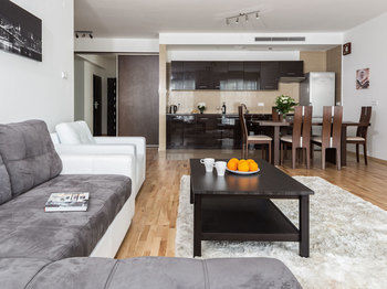 Chopin Apartments Platinum Towers