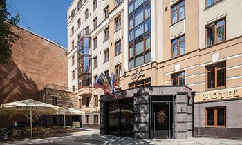 Aglaya Hotel & Courtyard