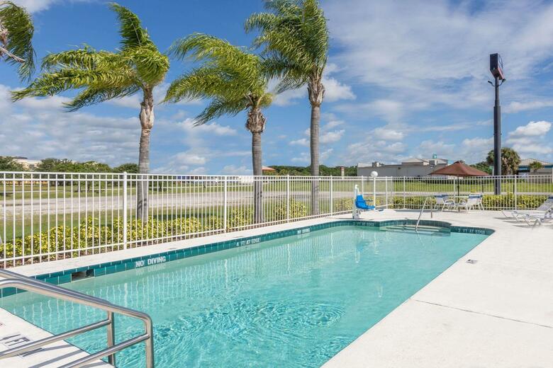 Hotel Howard Johnson Inn Vero Beach I95