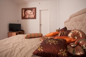 Elis Hotel