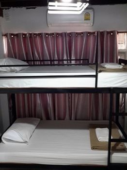 Baan Park Raak Backpacker Hostel