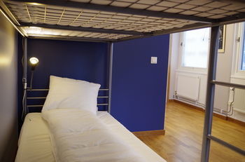 Spoton Hostel & Sportsbar