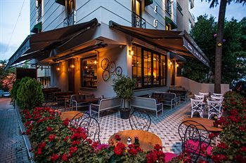 Hotel Juliet Rooms & Kitchen