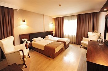 Hotel �st�n Otel Alsancak
