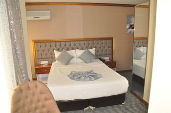 Grand Sera Hotel
