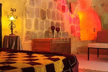 Cave Art Hotel