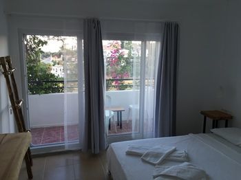 Hotel Pataros