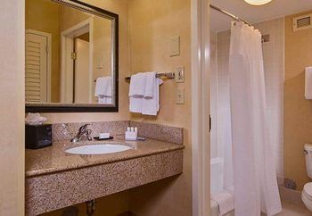 Hotel Courtyard By Marriott Raleigh Midtown
