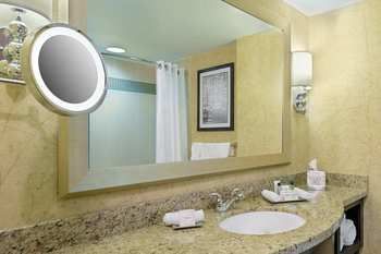 The Hilton Richmond Hotel & Spa / Short Pump