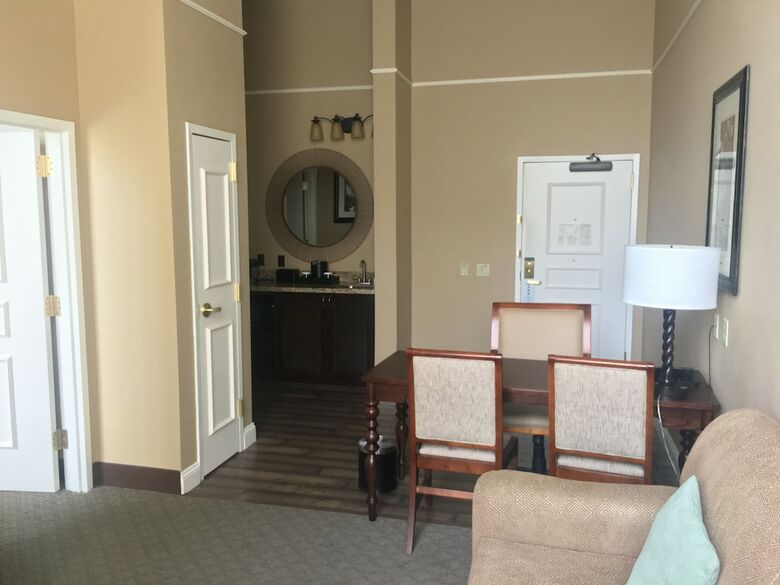 Hotel Embassy Suites Savannah