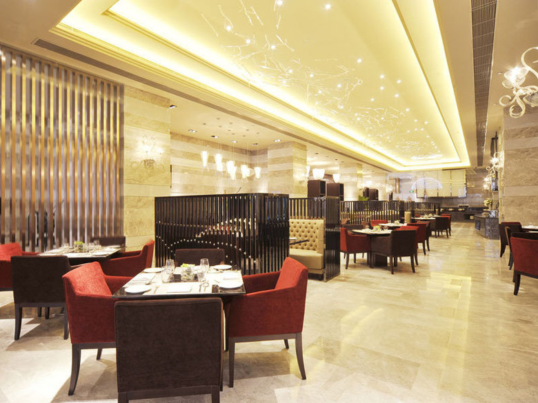 Hotel Royal Suites & Tower
