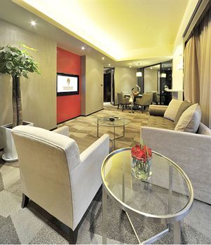 Hotel Royal Suites & Tower