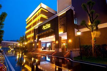 Royal Grace Hotel
